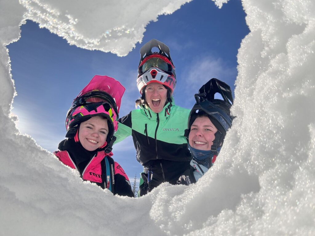 family friendly snowmobile trails in valemount